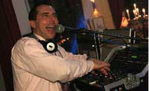 DJ